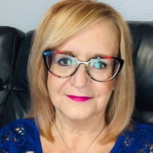 Meet your Posher, Connie